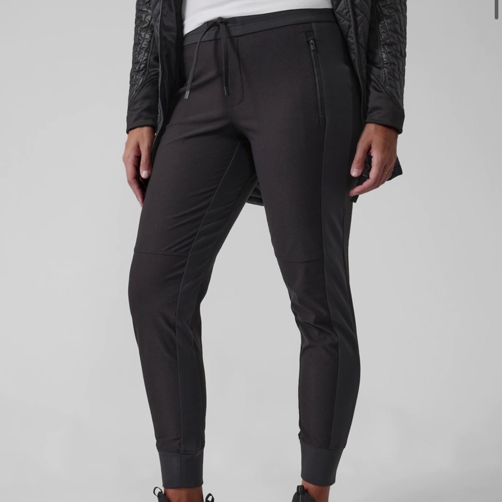 Athleta Headlands Hybrid Trek Jogger 12T